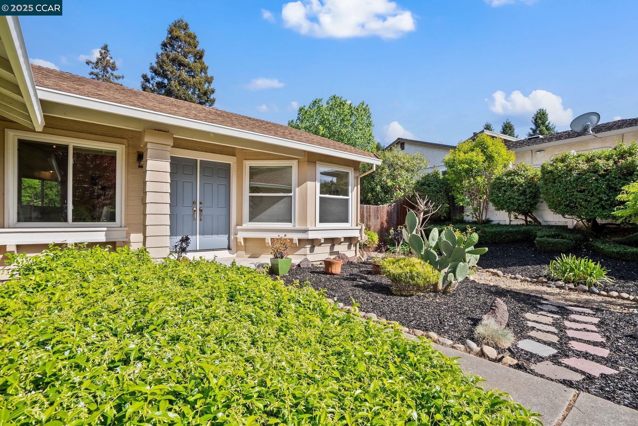 2526 Holly View Drive