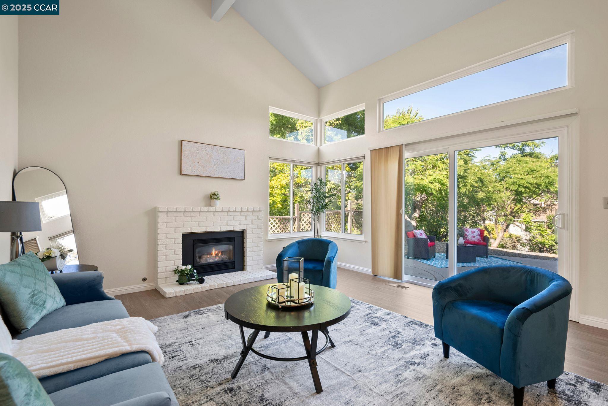 2526 Holly View Drive