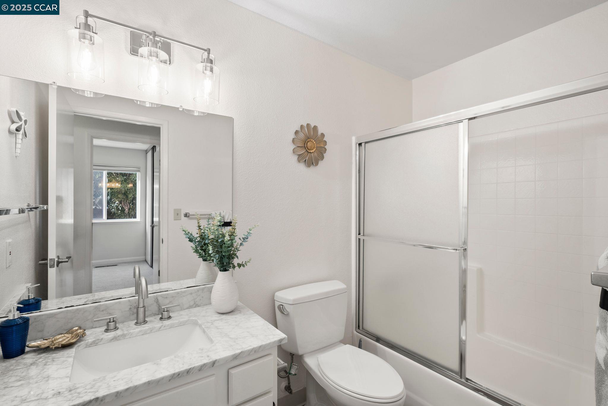 2526 Holly View Drive