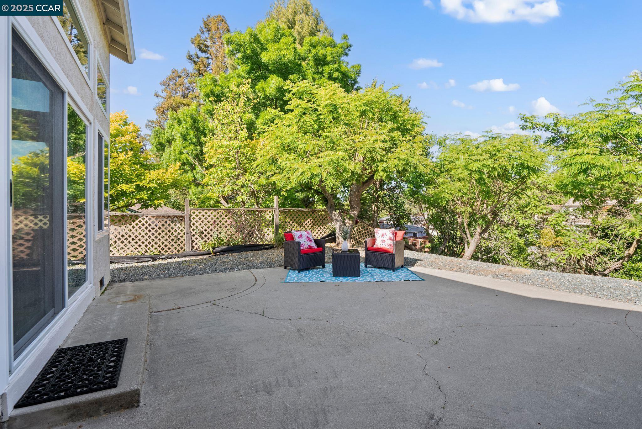 2526 Holly View Drive