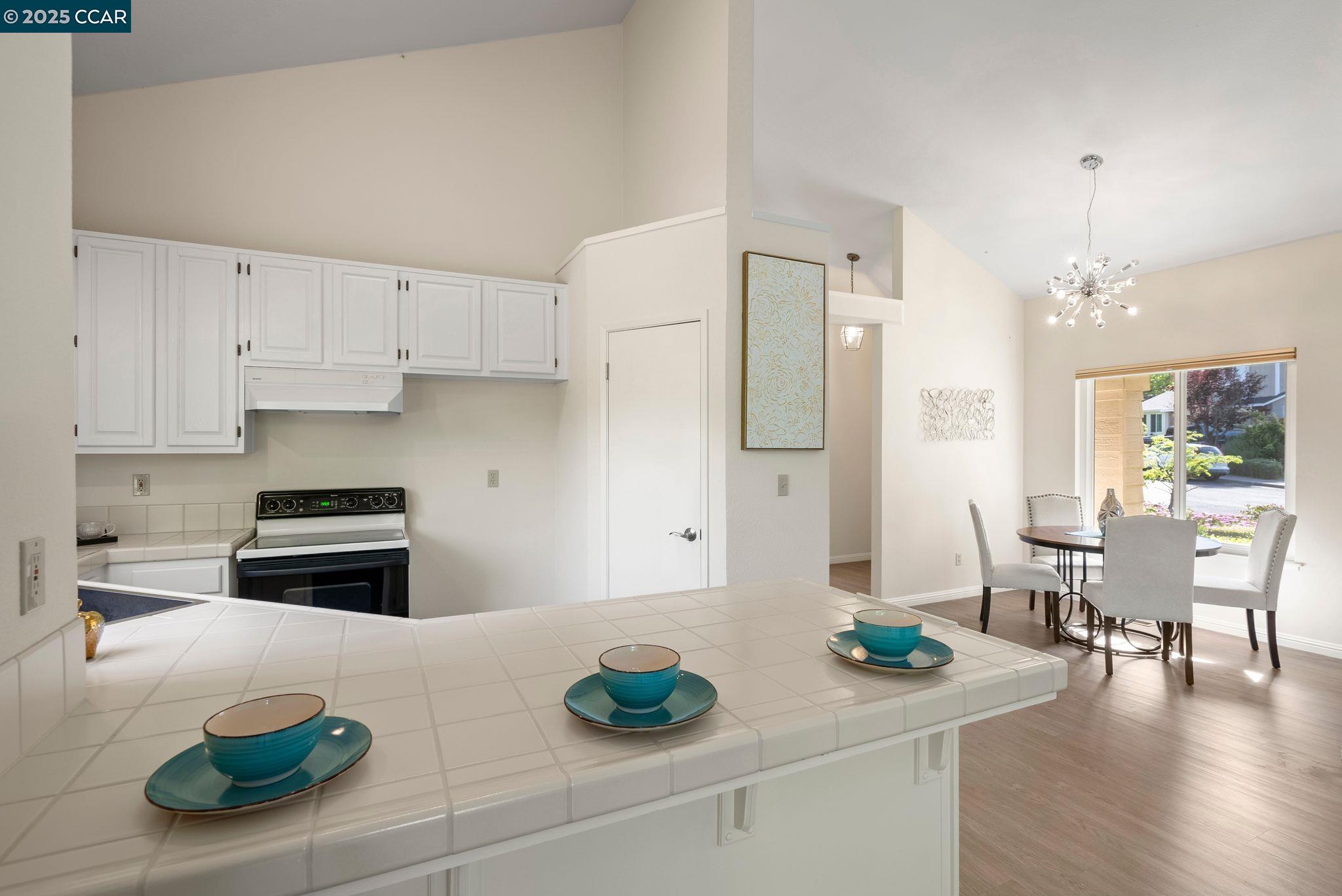 2526 Holly View Drive