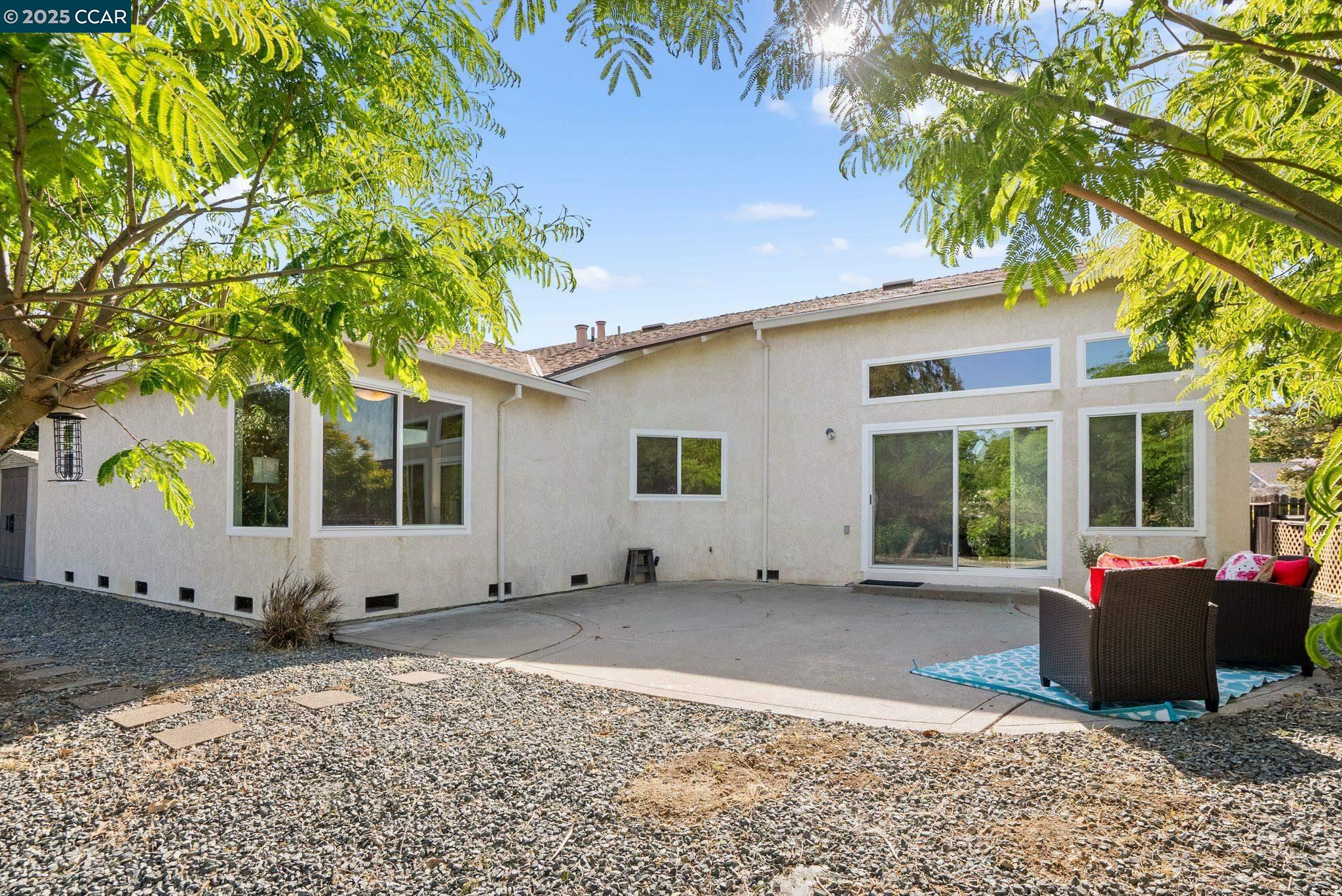 2526 Holly View Drive