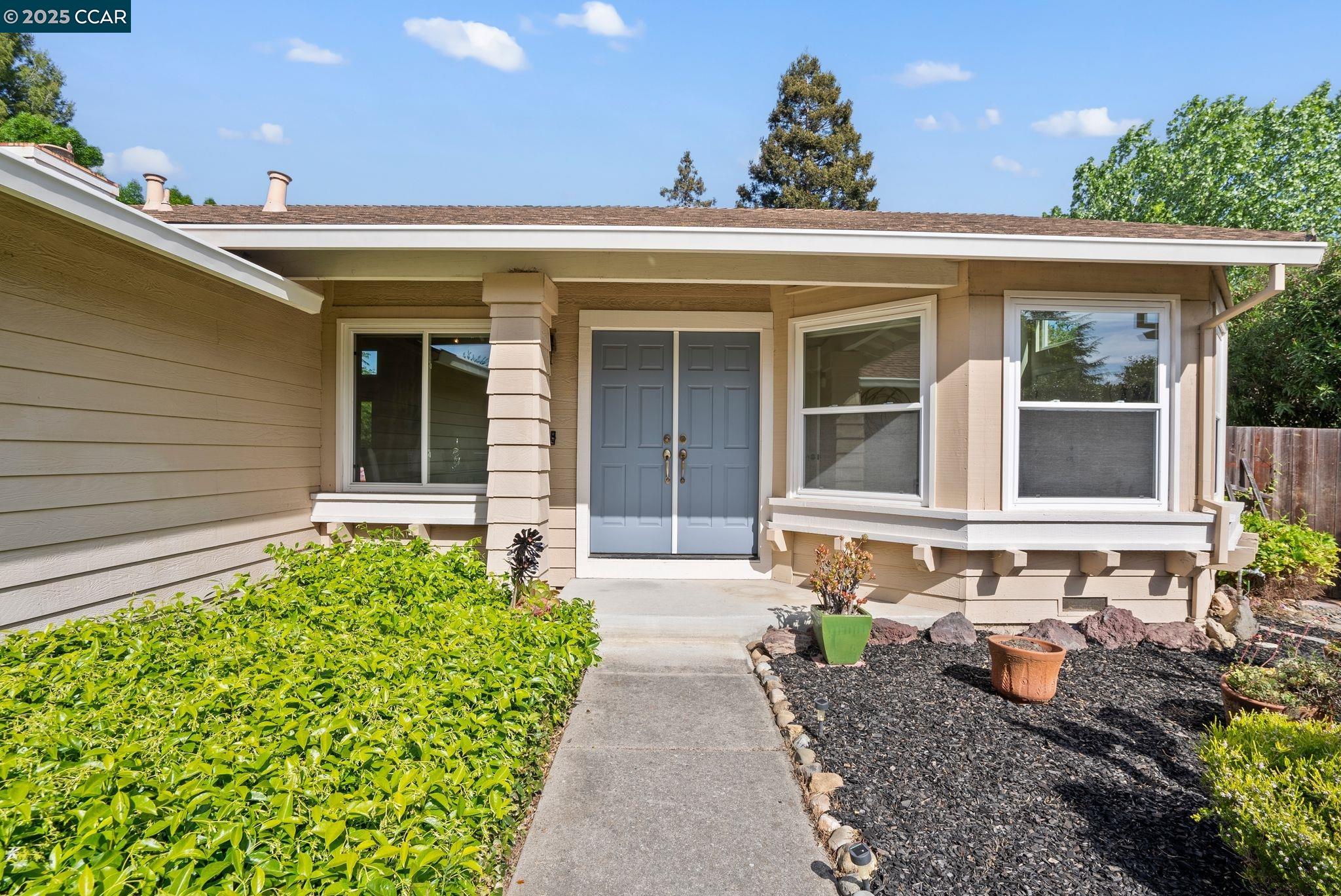 2526 Holly View Drive