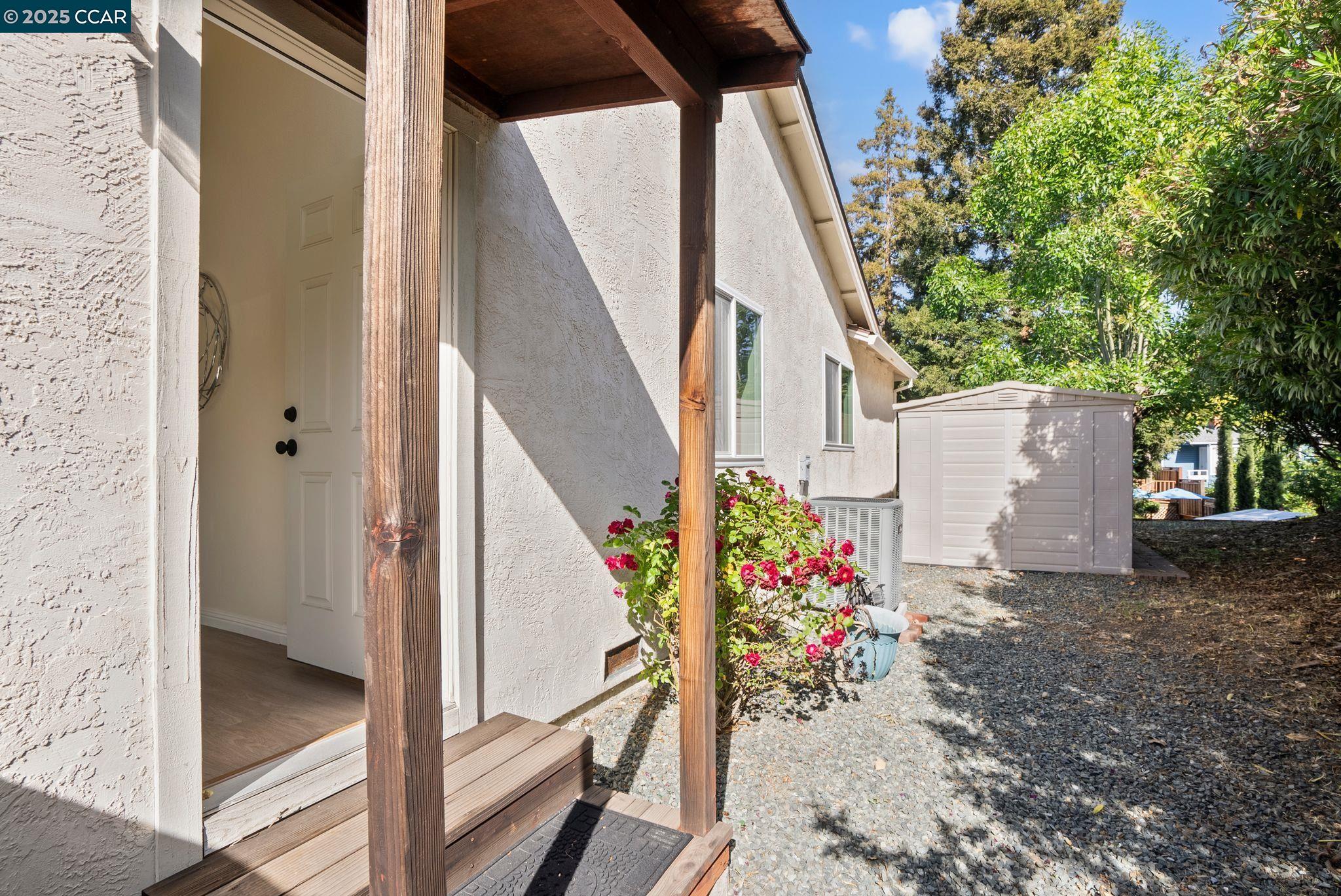 2526 Holly View Drive