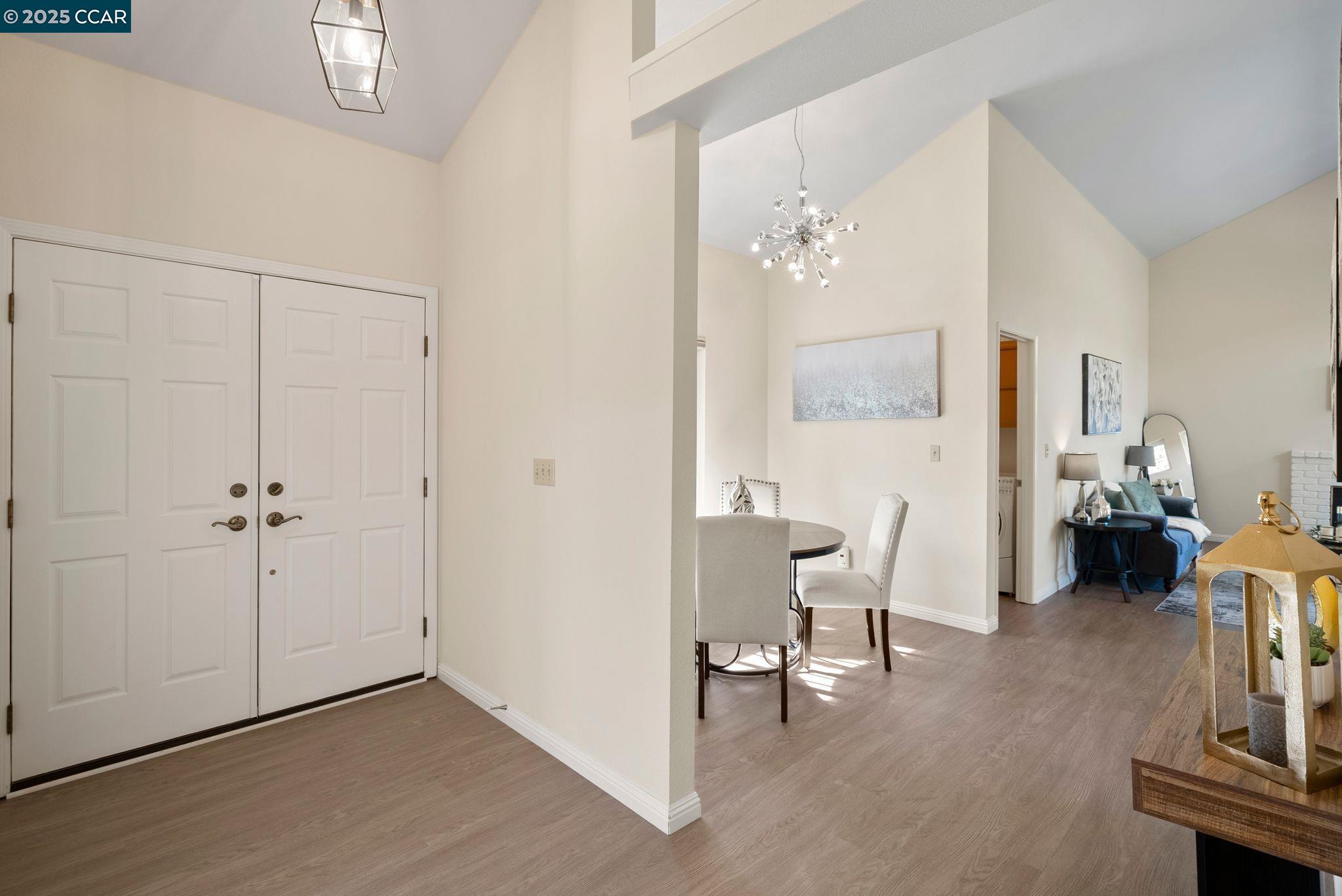 2526 Holly View Drive