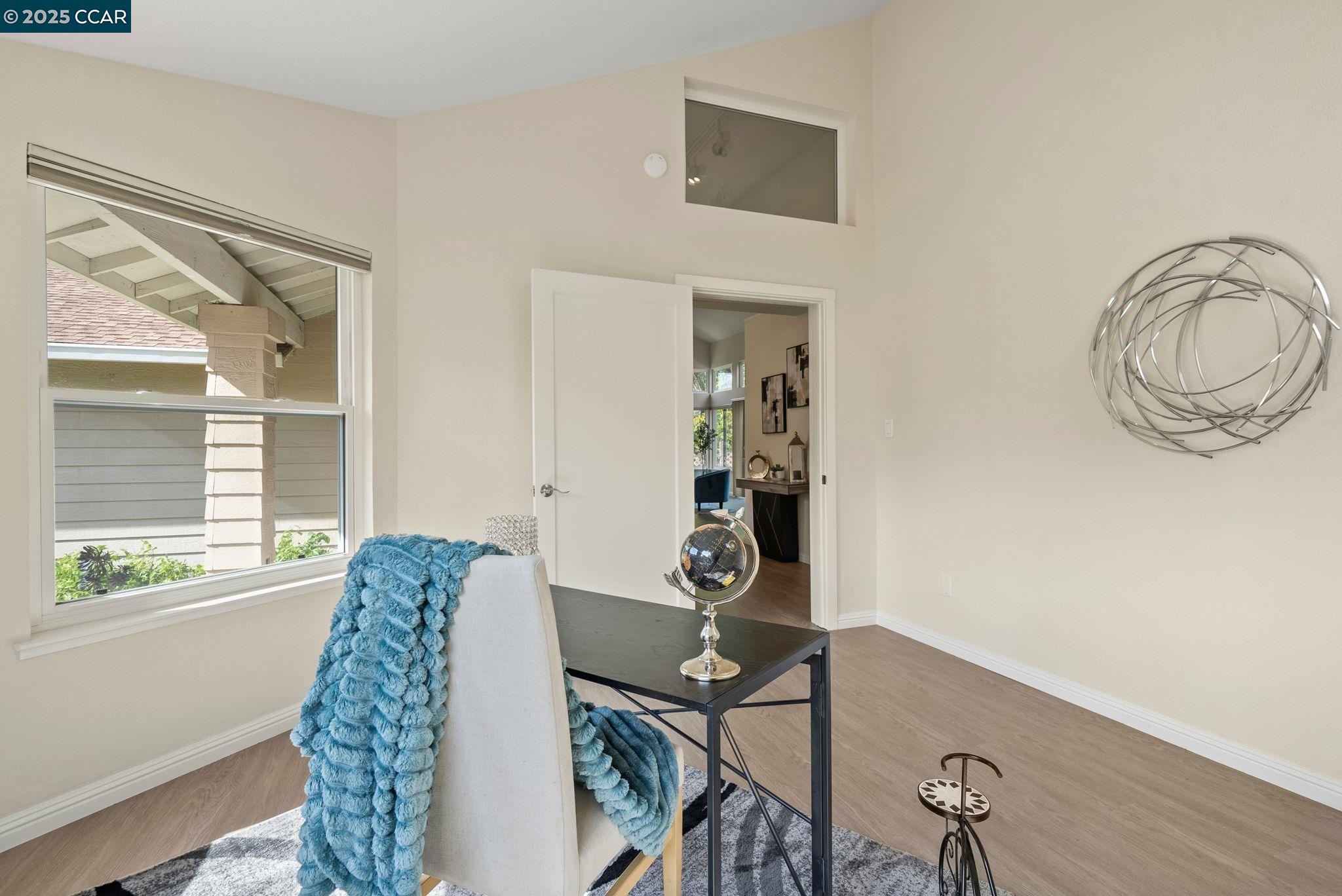 2526 Holly View Drive