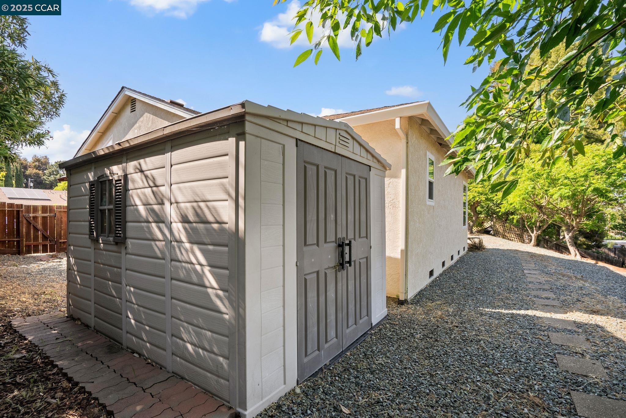 2526 Holly View Drive