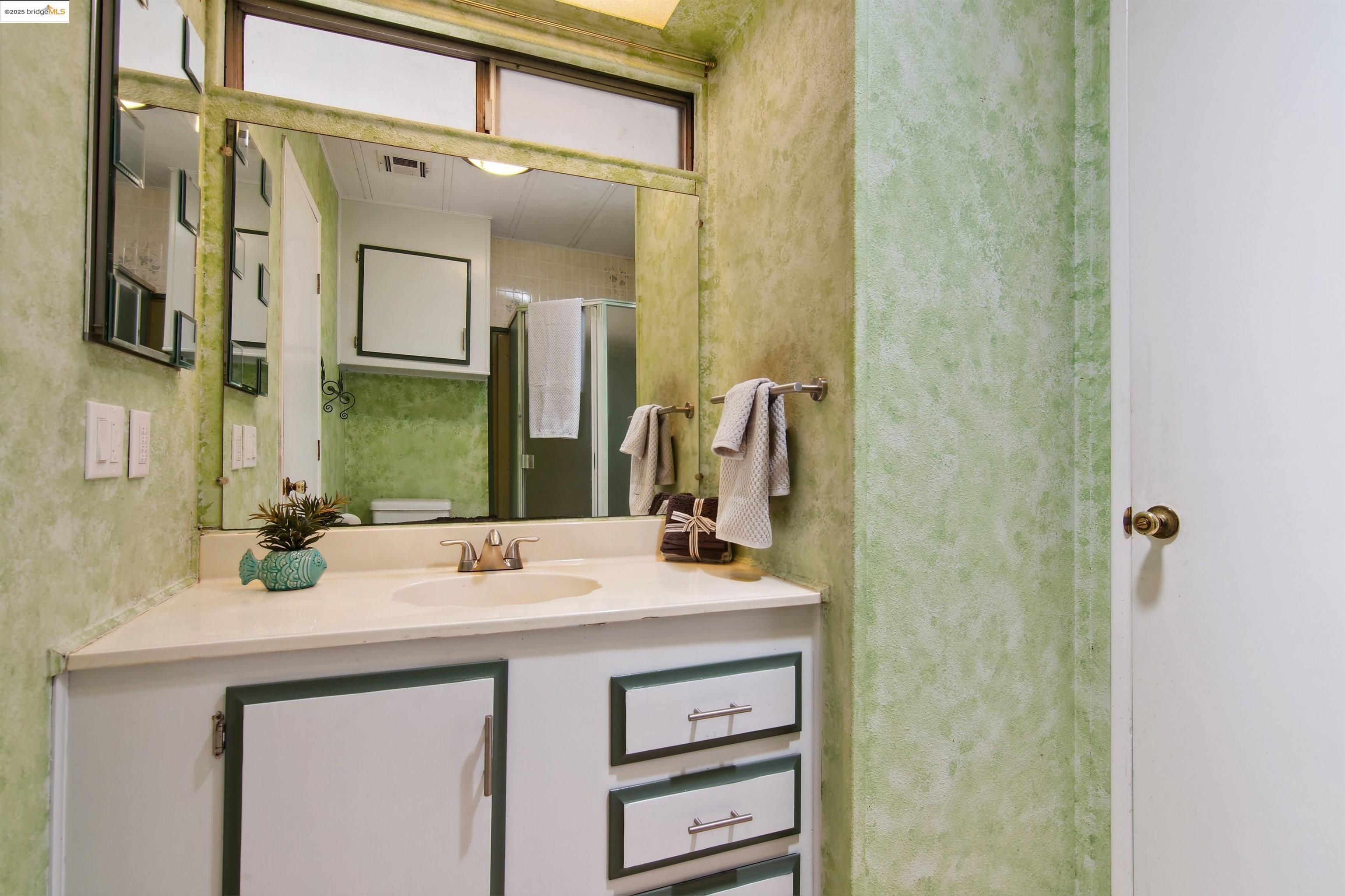 3505 Gateway Rd # 25E