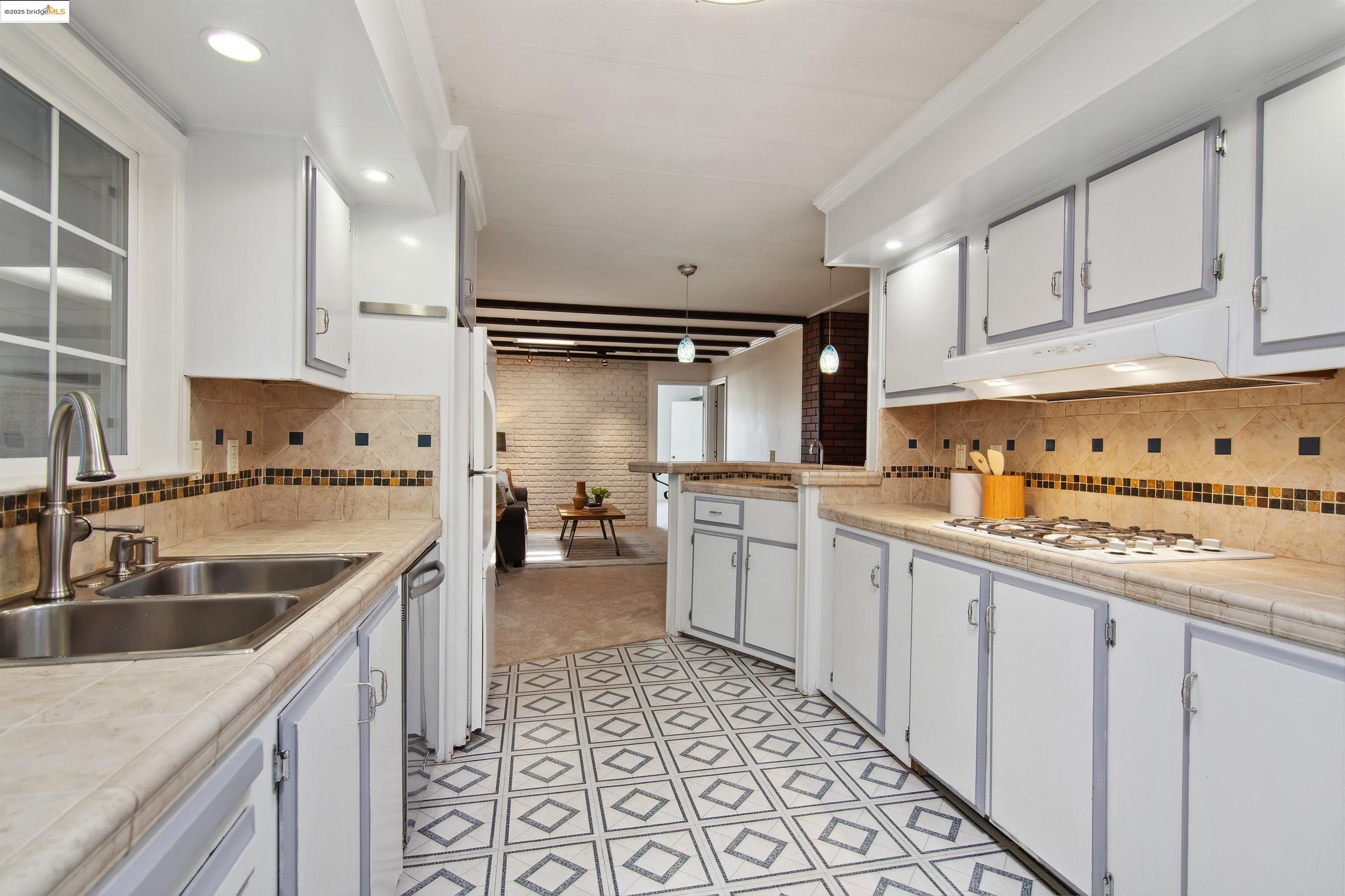 3505 Gateway Rd # 25E