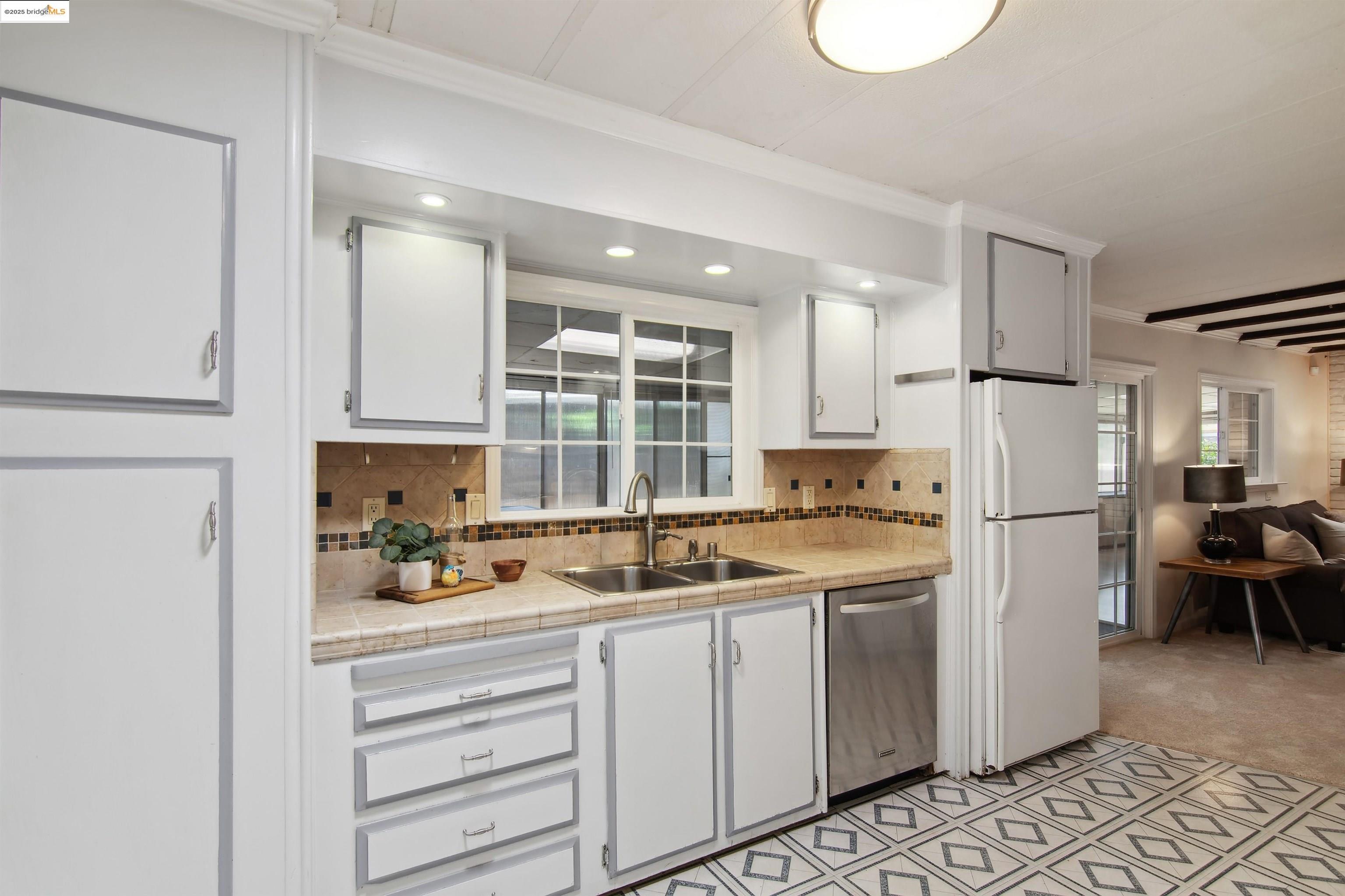 3505 Gateway Rd # 25E