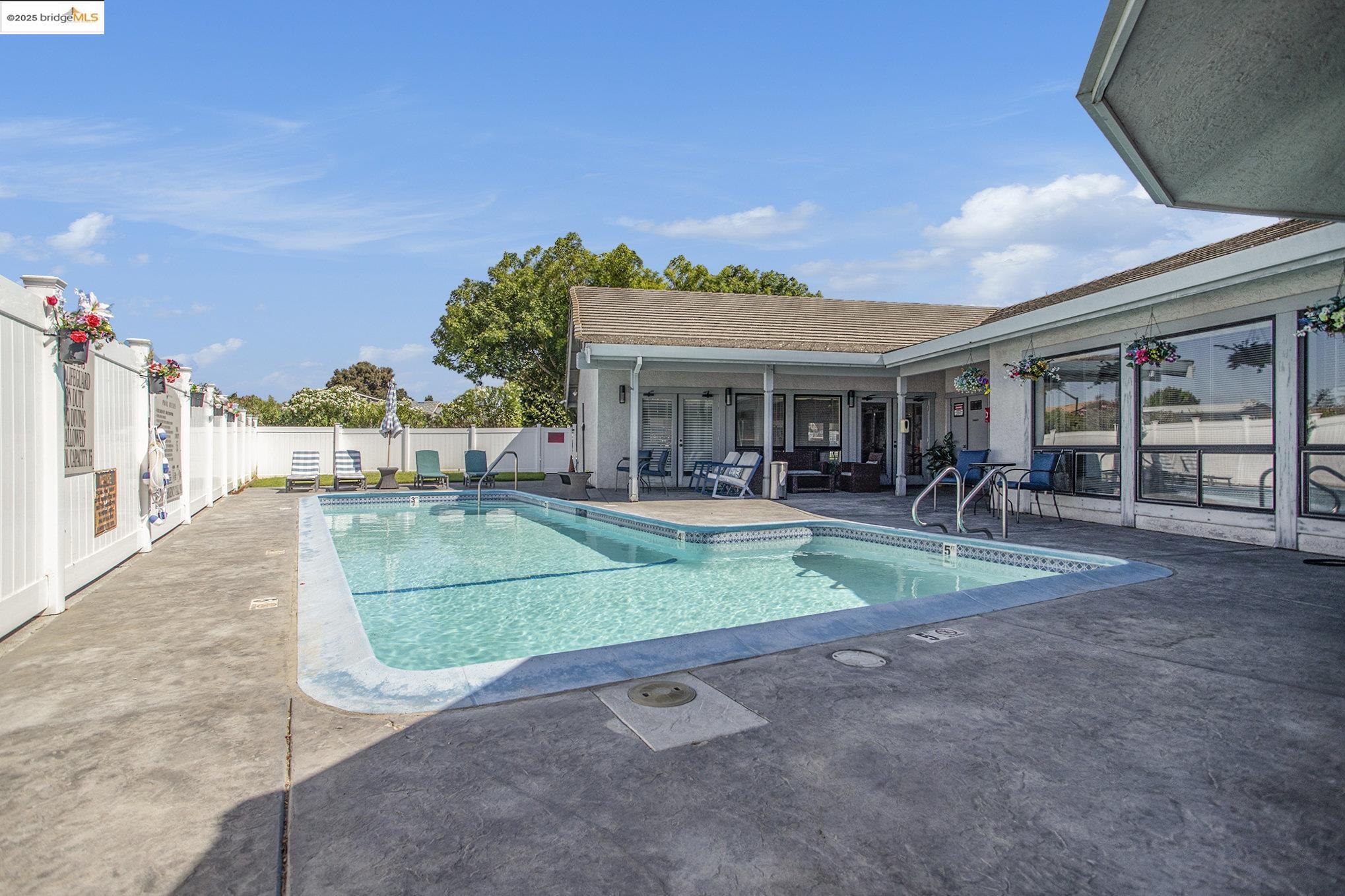 1917 Geneva Ln