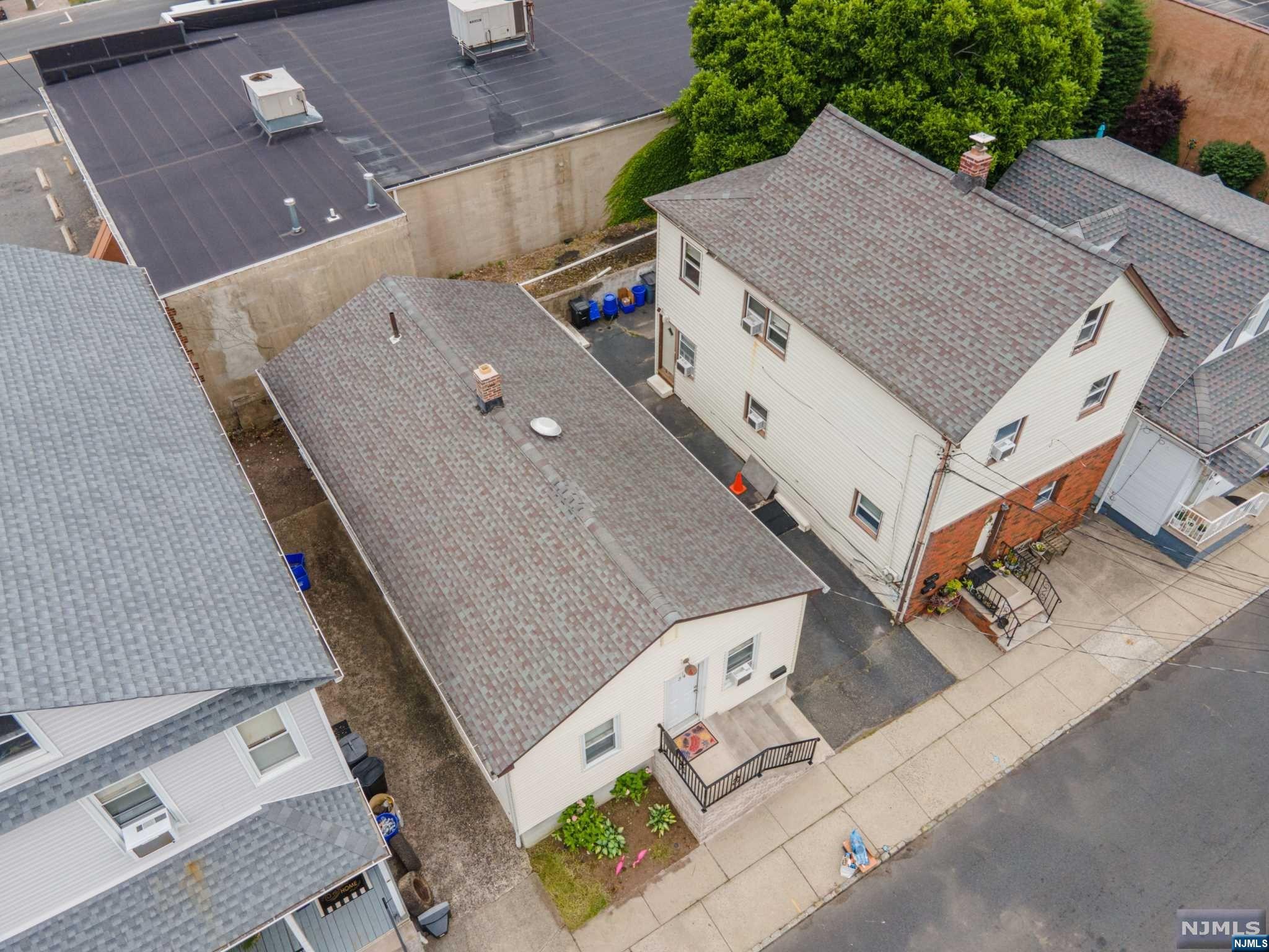 31-33 Roma Street