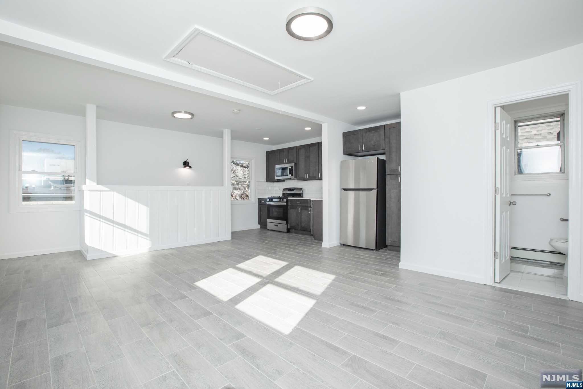 31-33 Roma Street