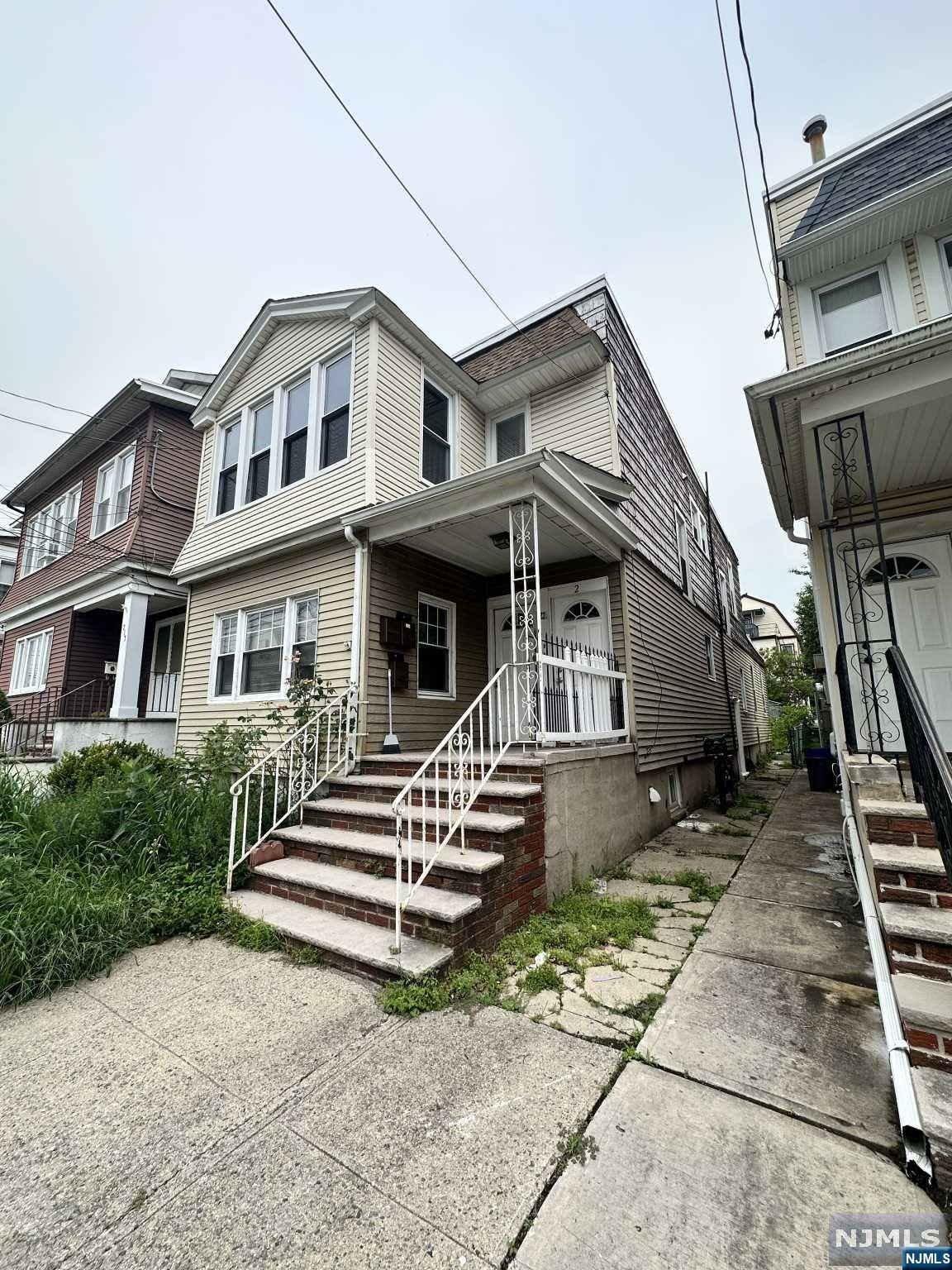 221 Devon Street