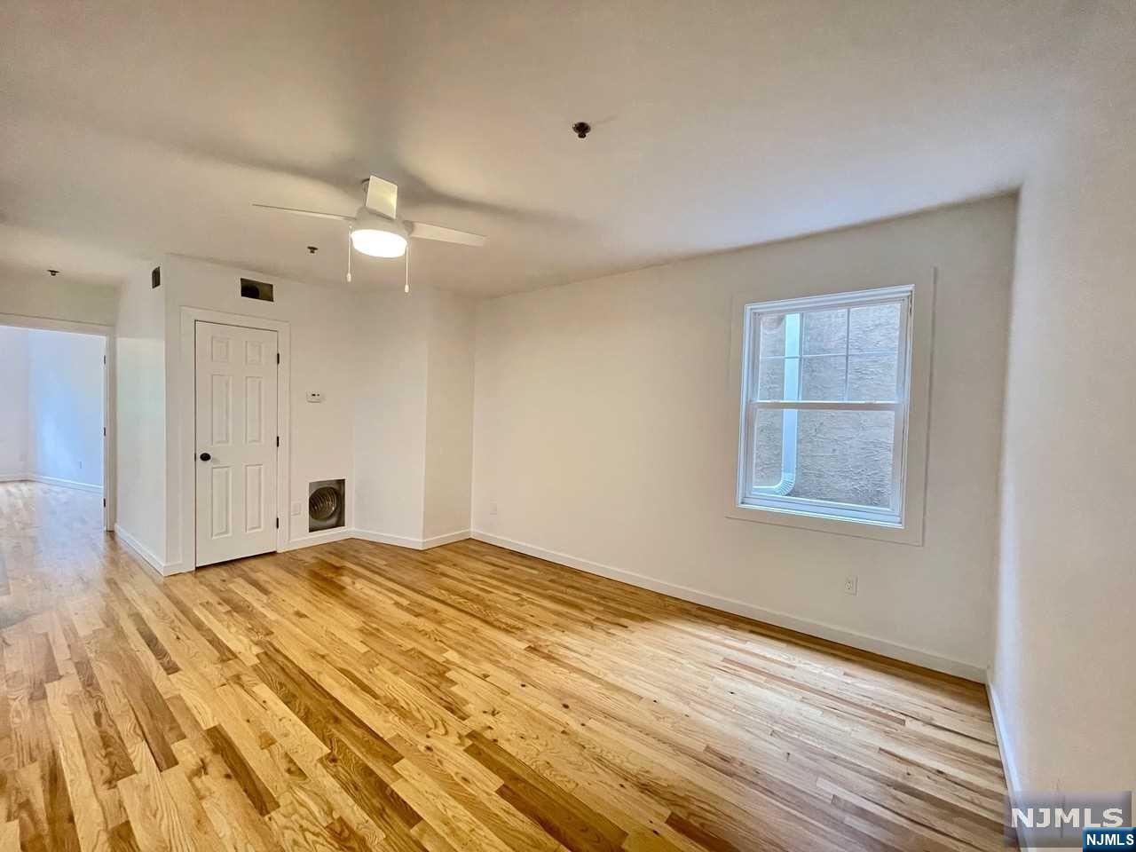 383 Broad Street 2