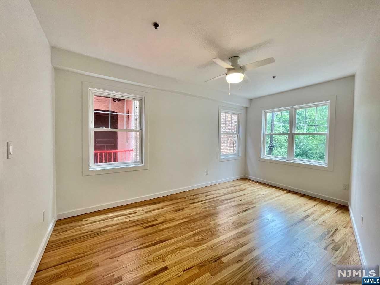 383 Broad Street 2