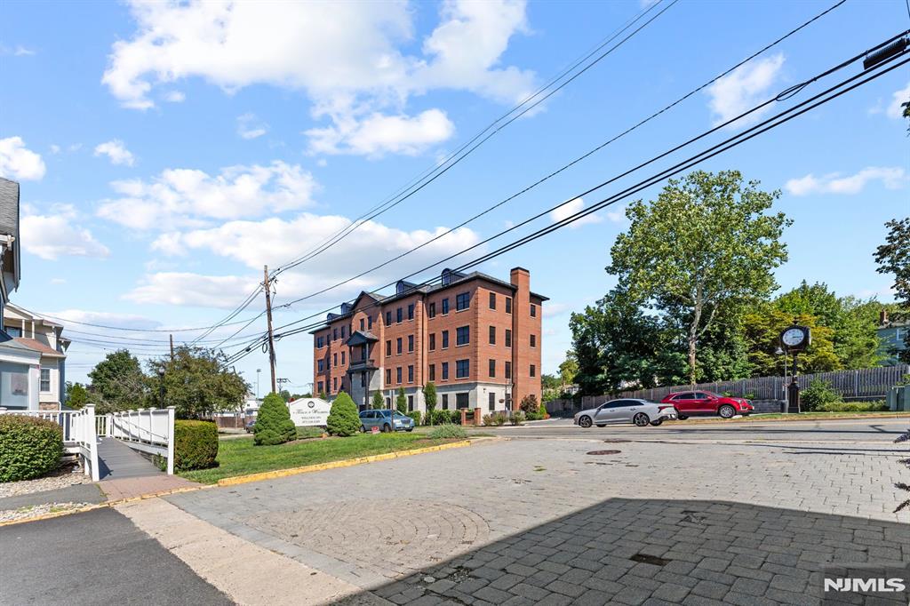 97 Roseland Avenue