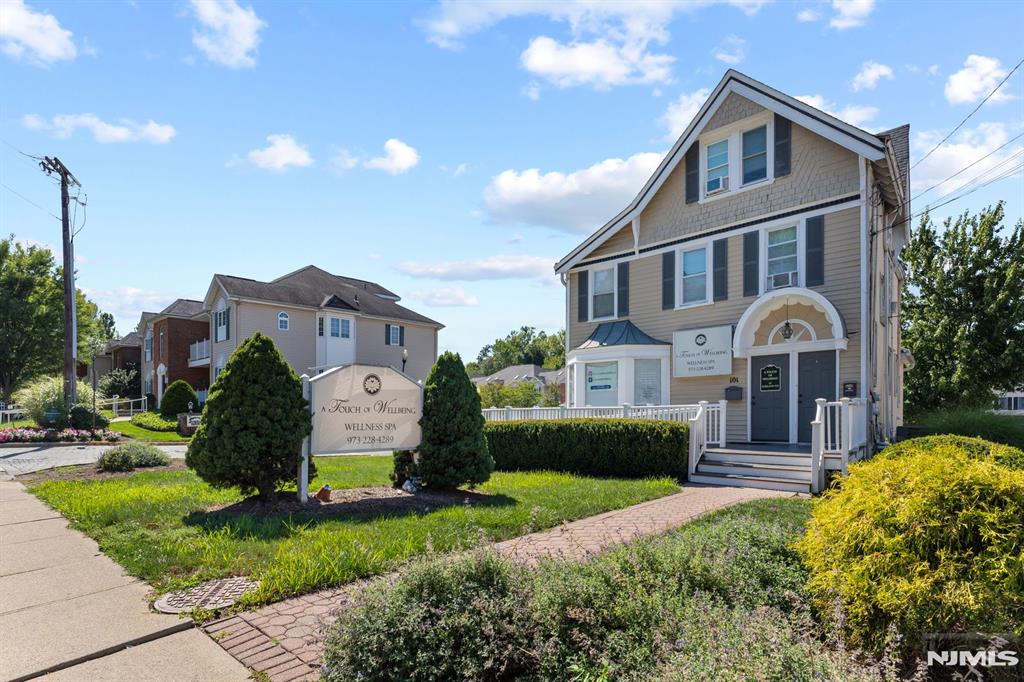 97 Roseland Avenue