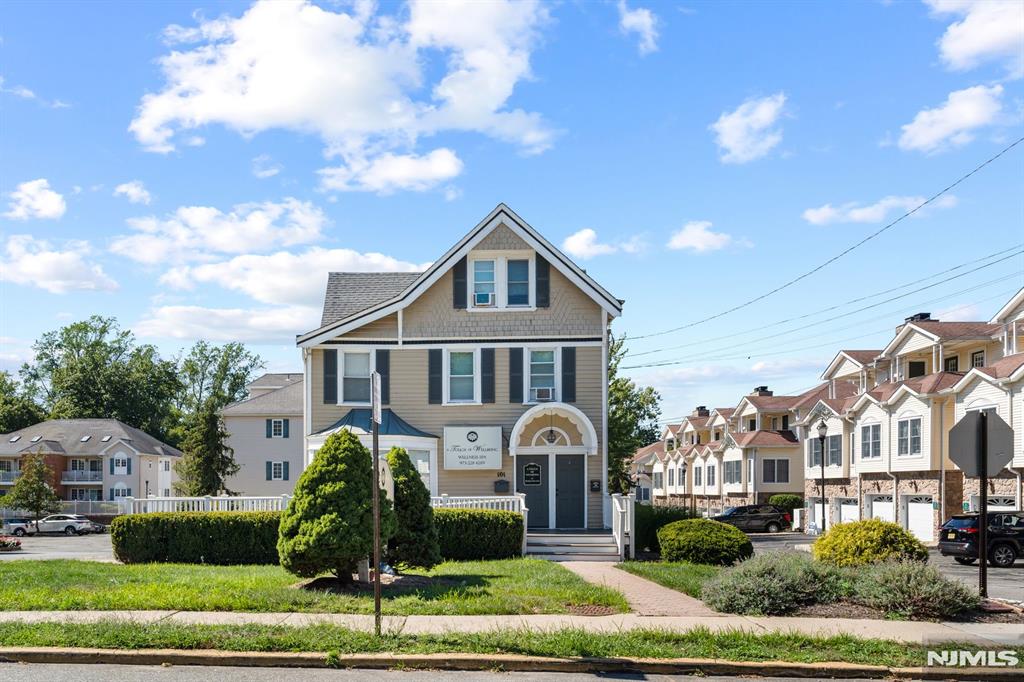 97 Roseland Avenue