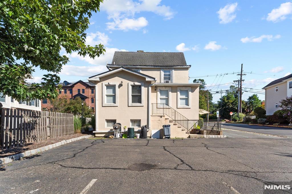 97 Roseland Avenue