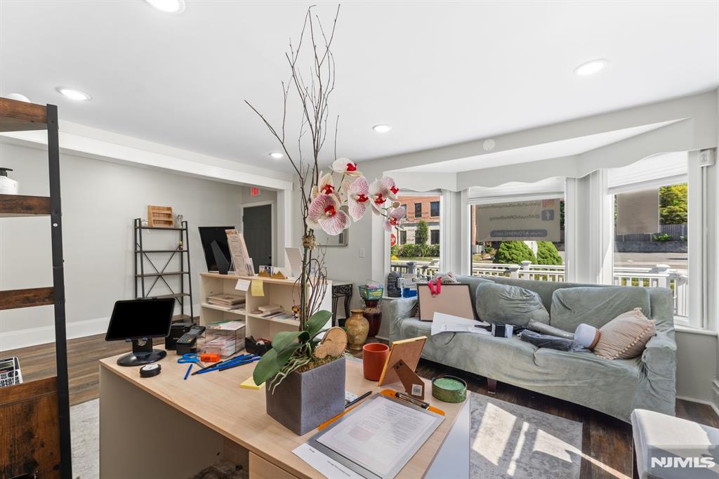 97 Roseland Avenue