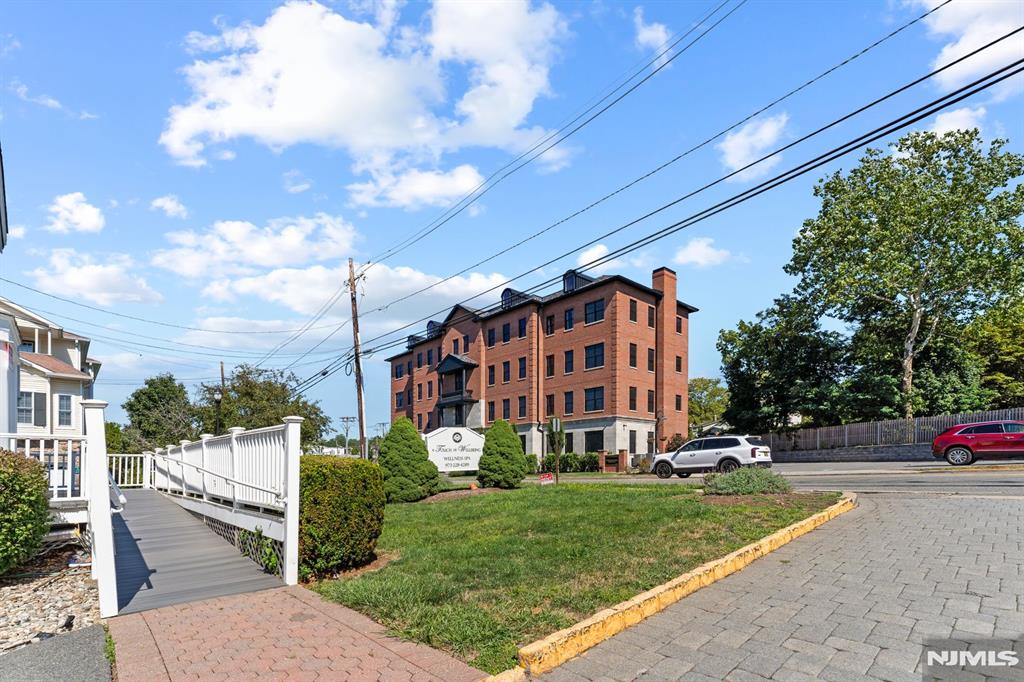97 Roseland Avenue