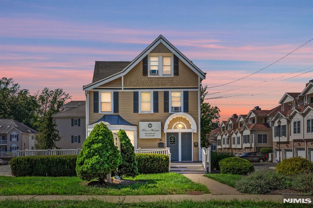 97 Roseland Avenue