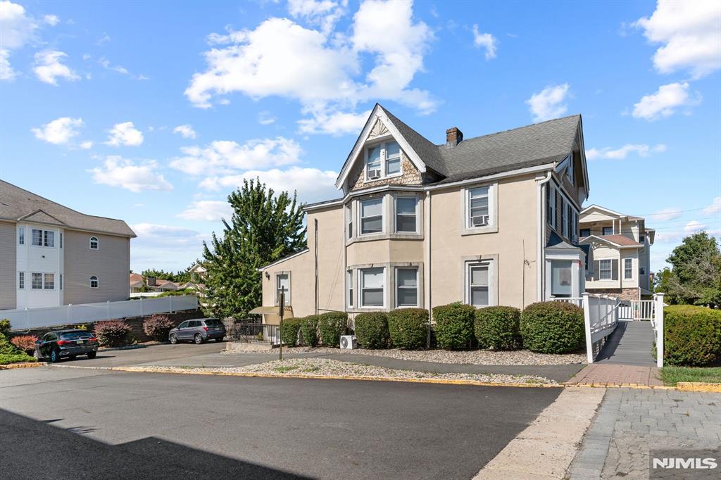 97 Roseland Avenue