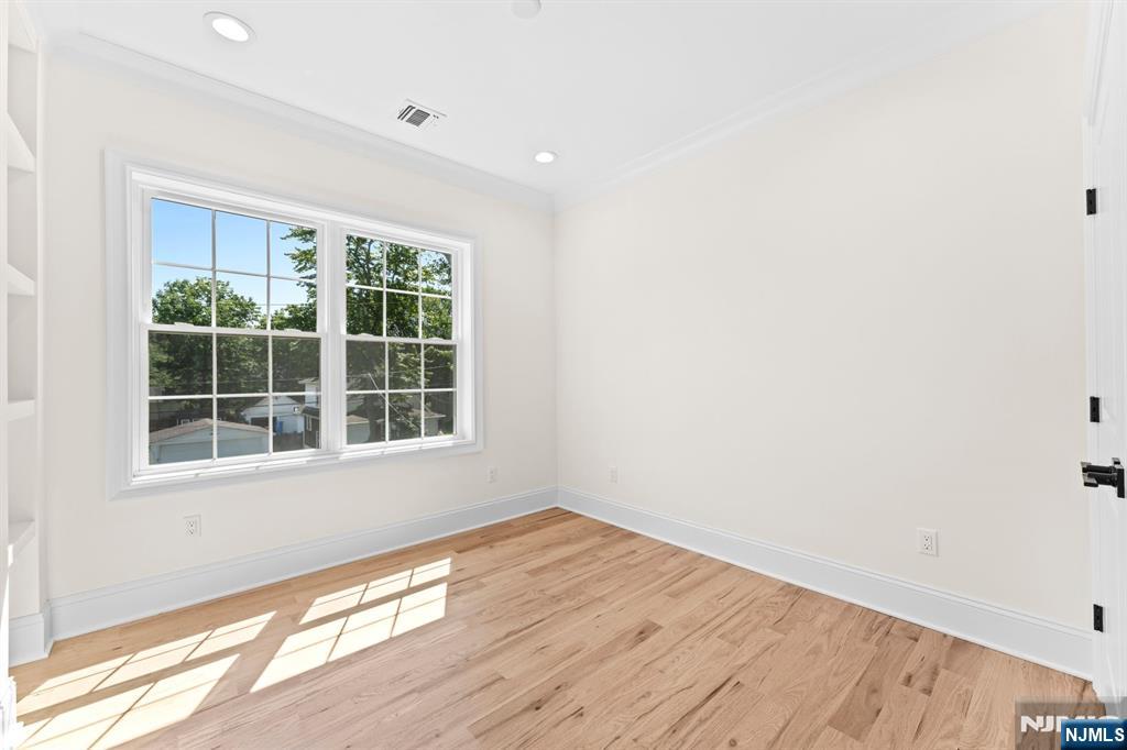 7 Swan Road