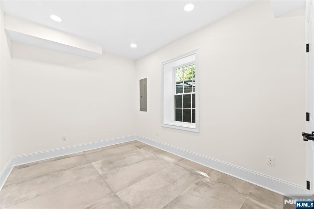 7 Swan Road
