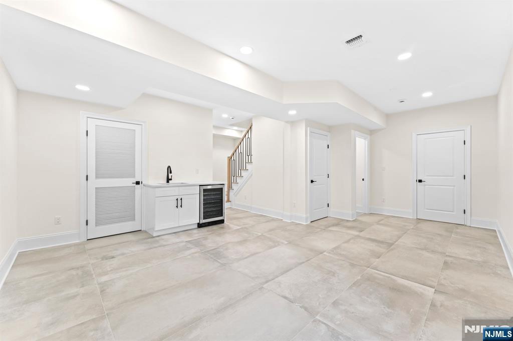 7 Swan Road