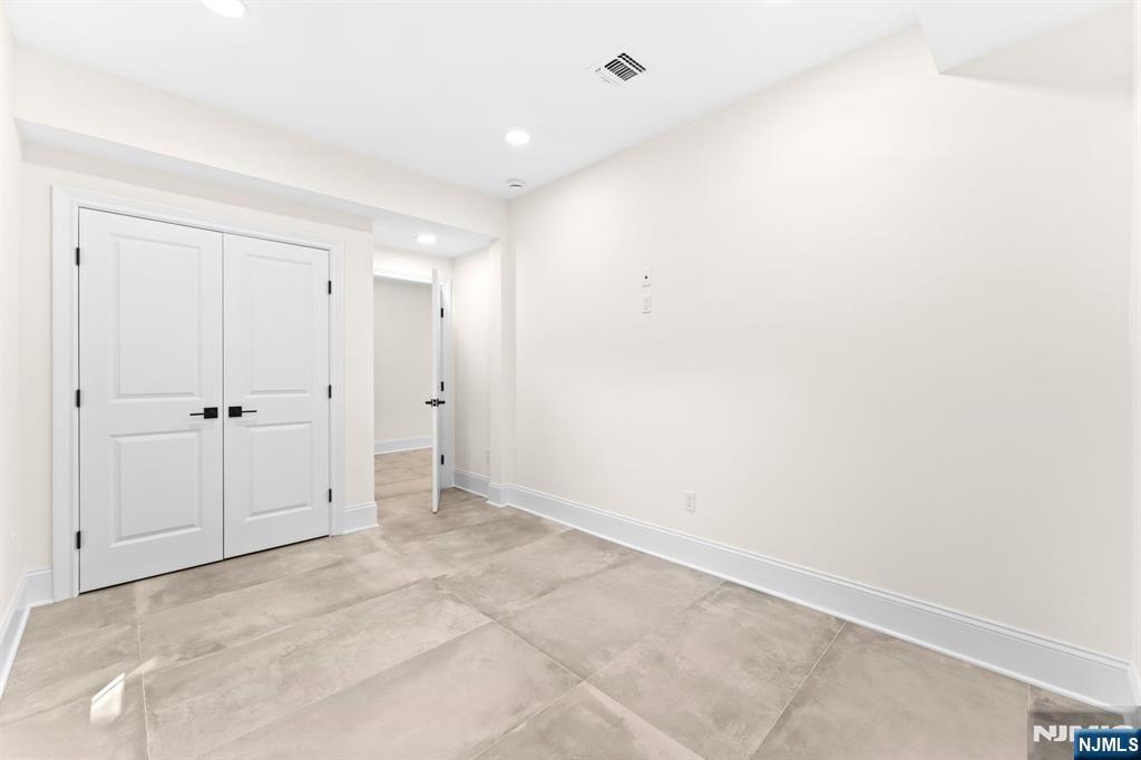 7 Swan Road