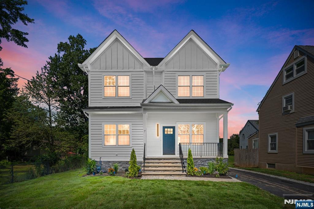 7 Swan Road
