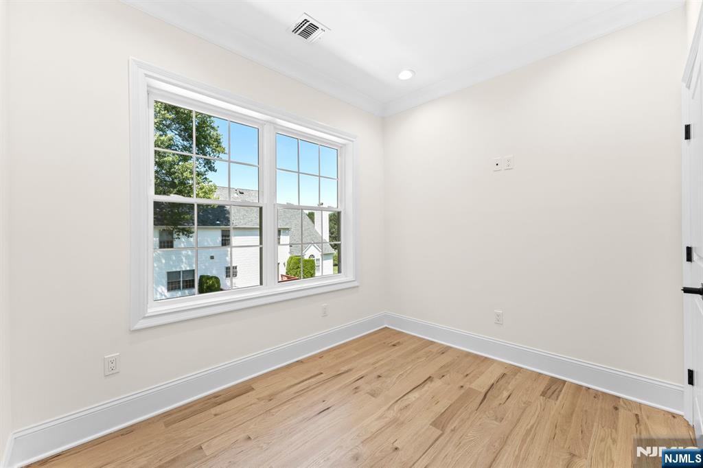 7 Swan Road