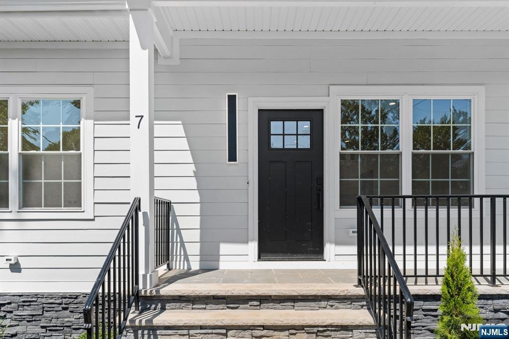 7 Swan Road