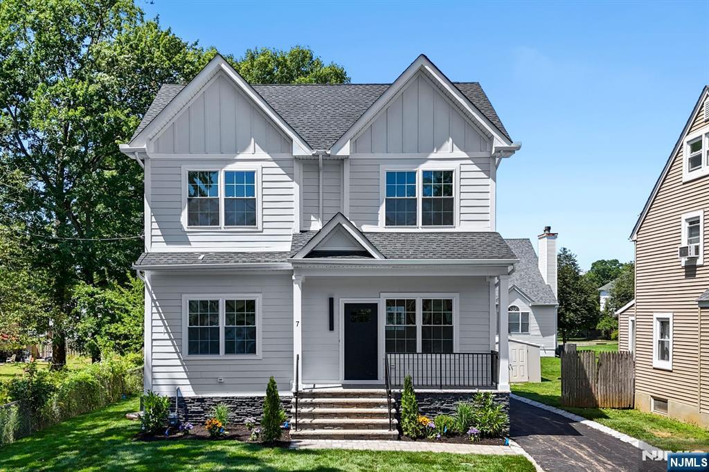 7 Swan Road