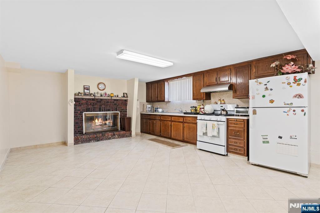 341 Westervelt Place