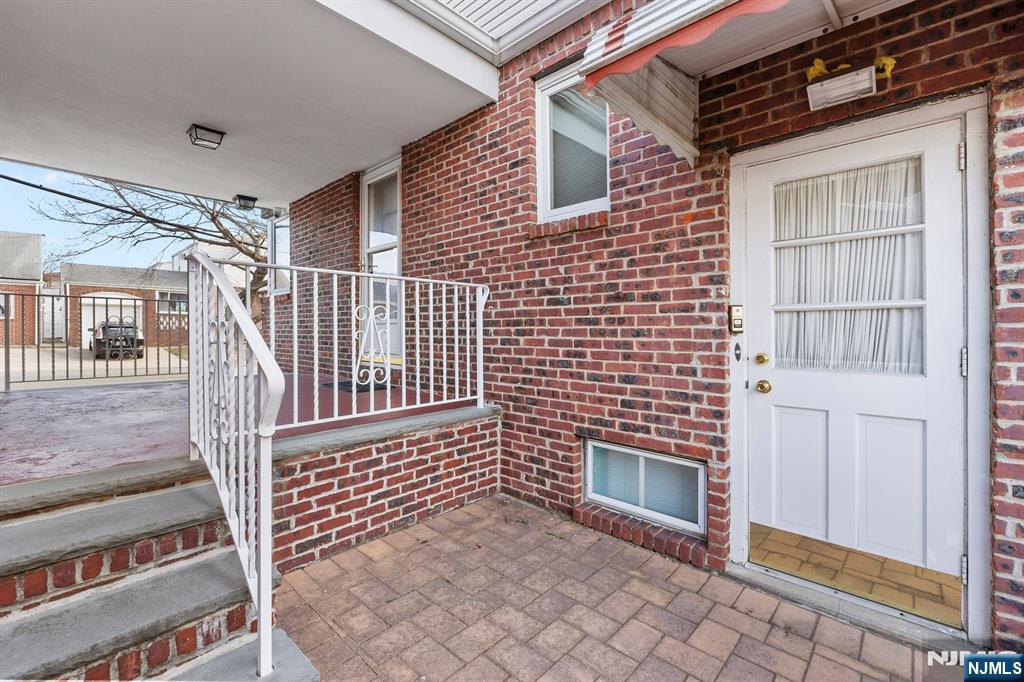 341 Westervelt Place
