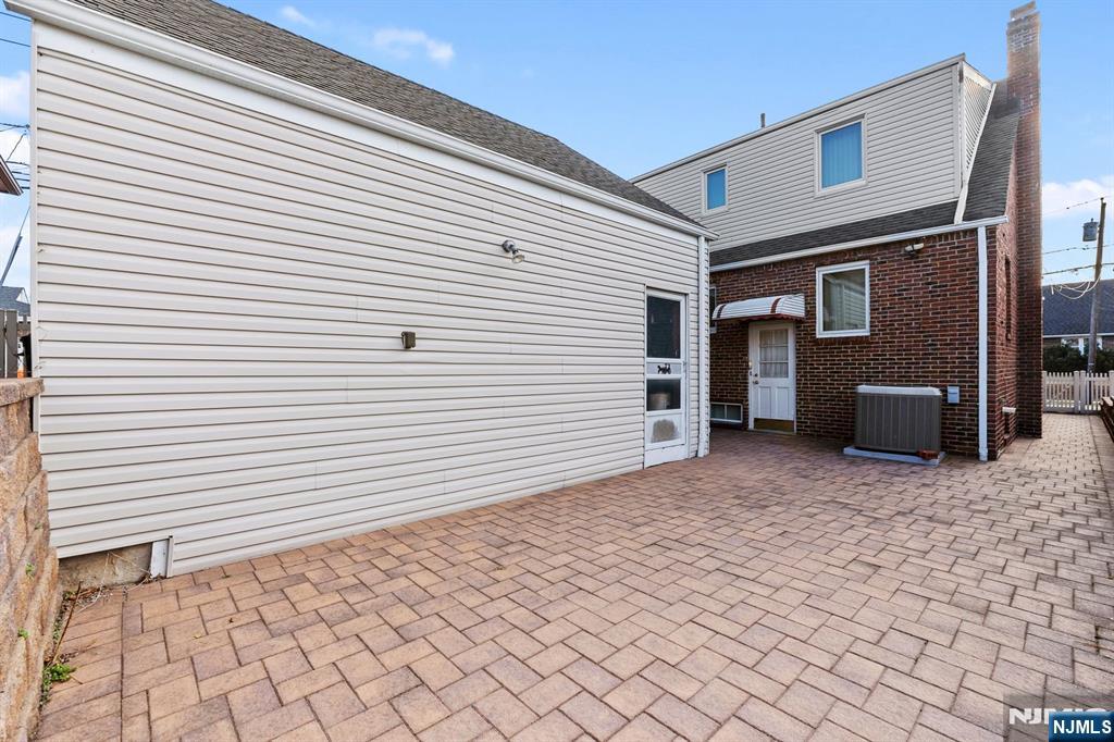 341 Westervelt Place
