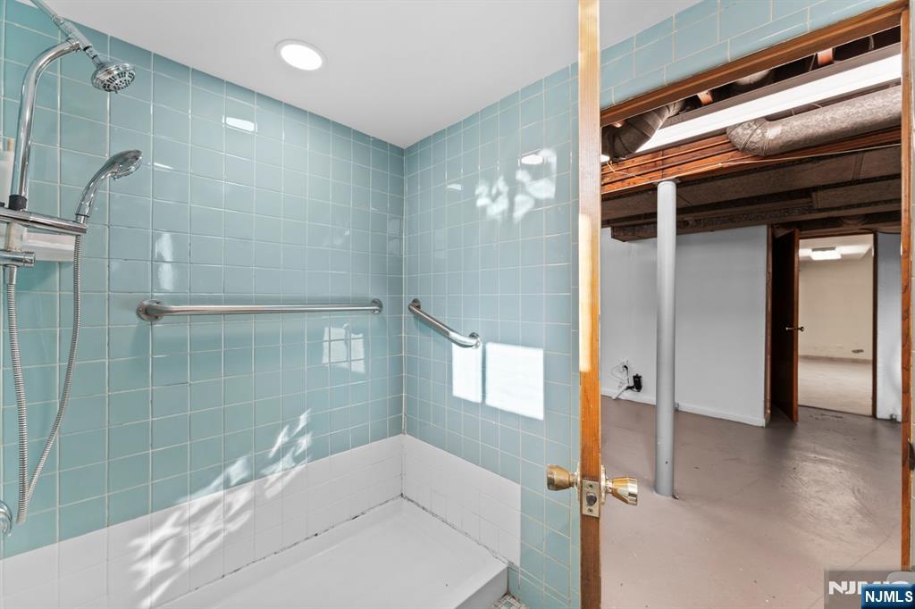 341 Westervelt Place