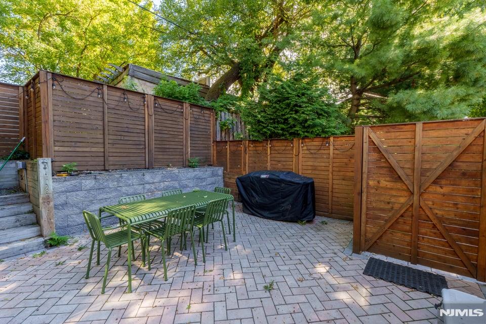 51 Greenwood Avenue 7