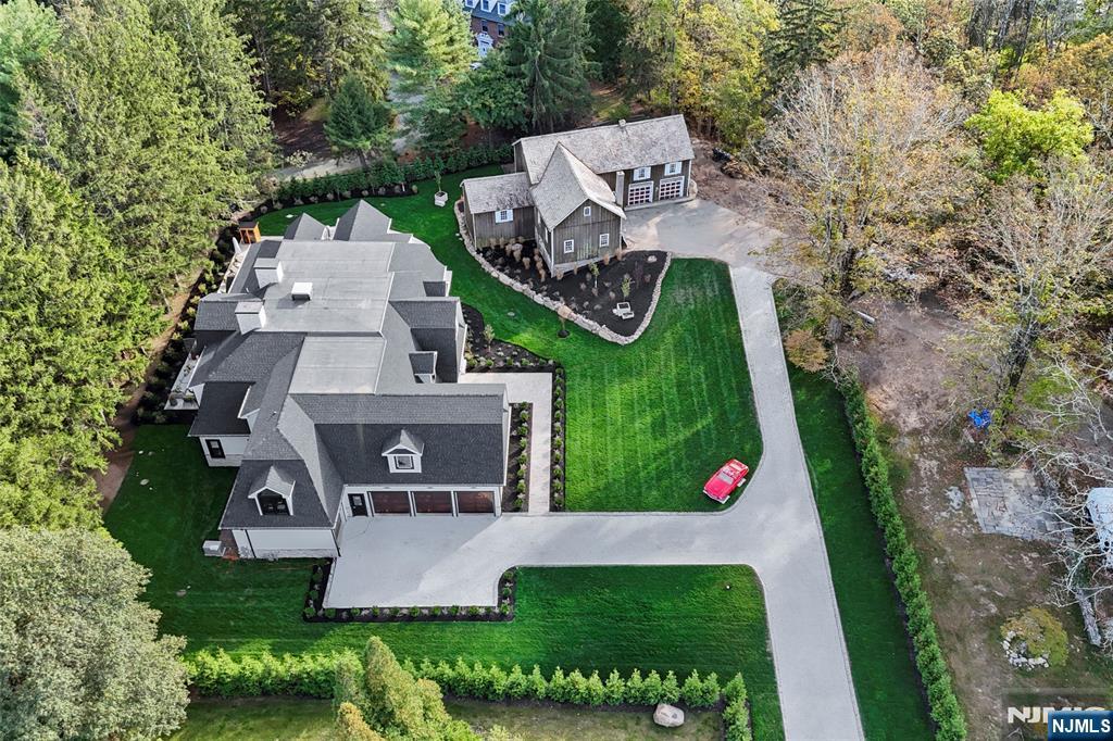48 Pleasant Avenue