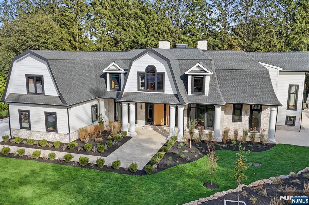 48 Pleasant Avenue