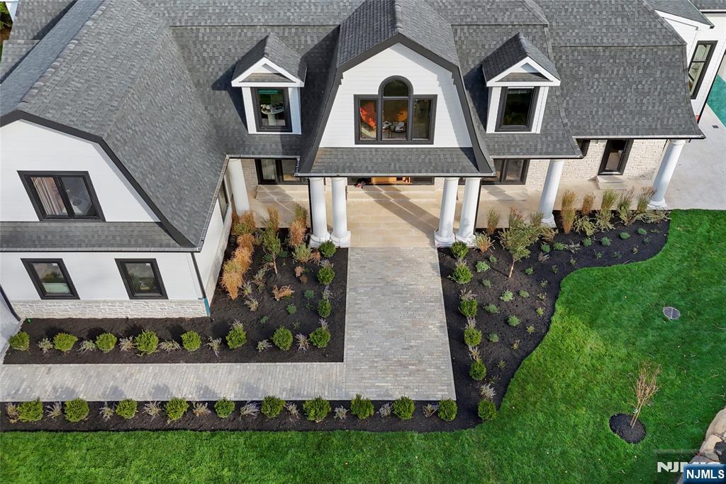 48 Pleasant Avenue