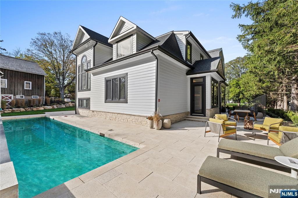 48 Pleasant Avenue