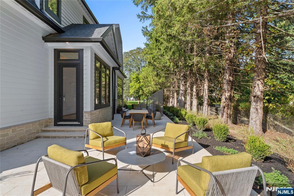 48 Pleasant Avenue