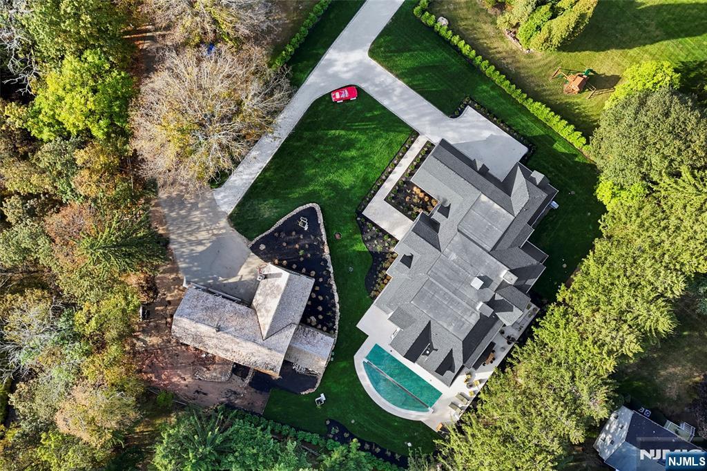 48 Pleasant Avenue