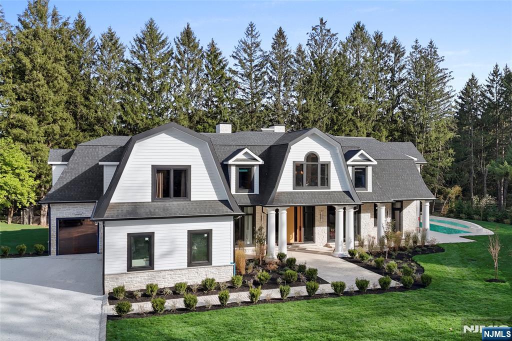 48 Pleasant Avenue