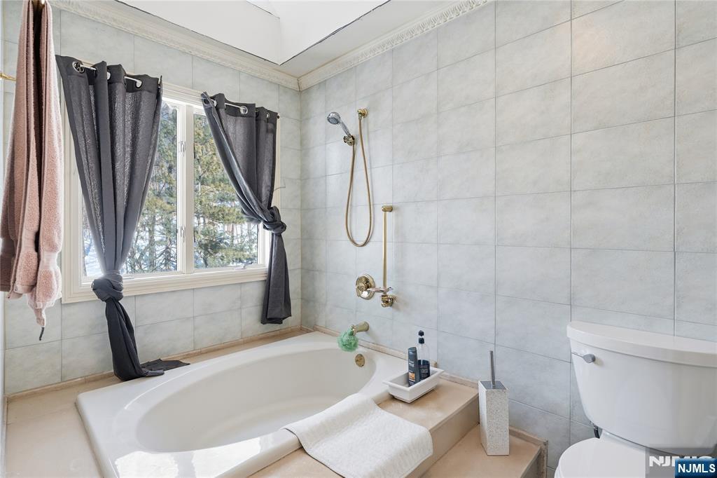 12 E Saddle River Road