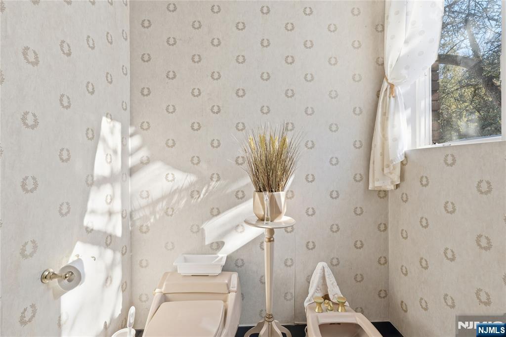 12 E Saddle River Road